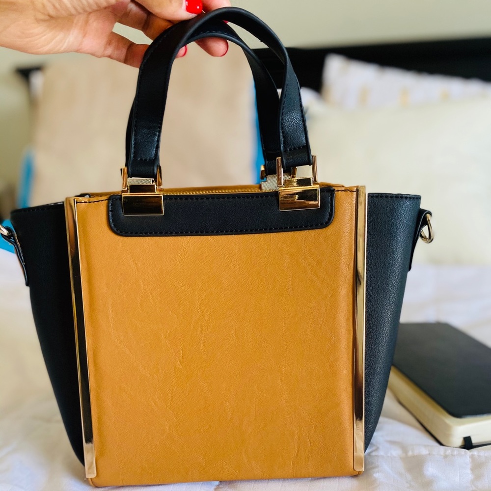 ADORABLE! Nila Anthony satchel handbag